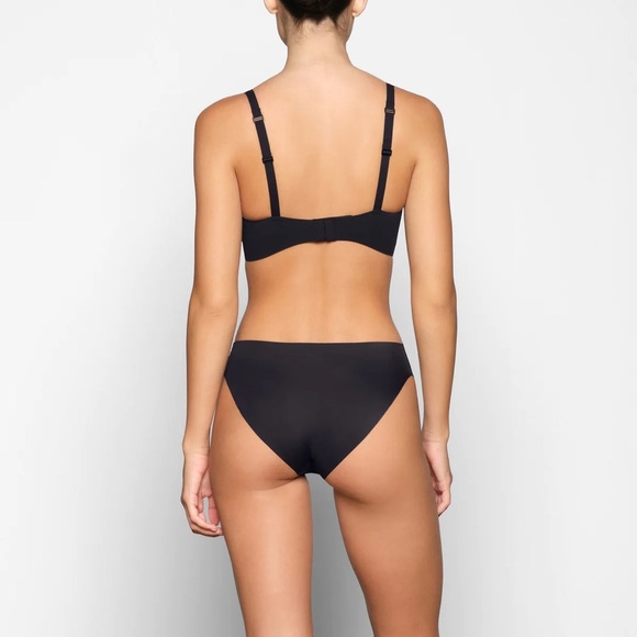 SKIMS Naked Plunge Bra. Size Large DD - Picture 3 of 11